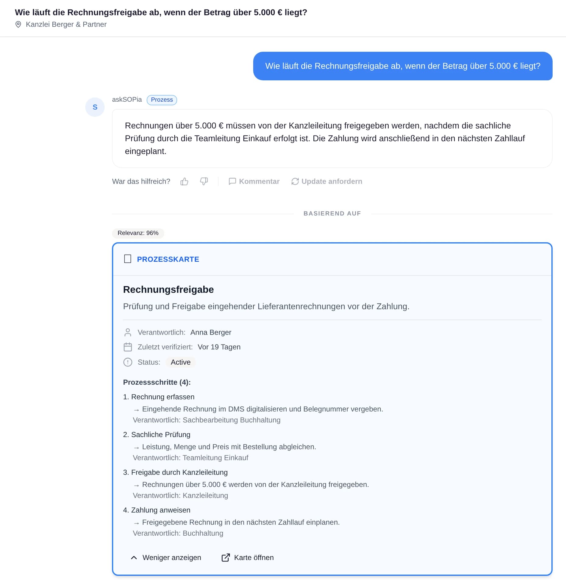 Fragen in natürlicher Sprache — jede Antwort zitiert die zugrunde liegenden Karten als Quelle.